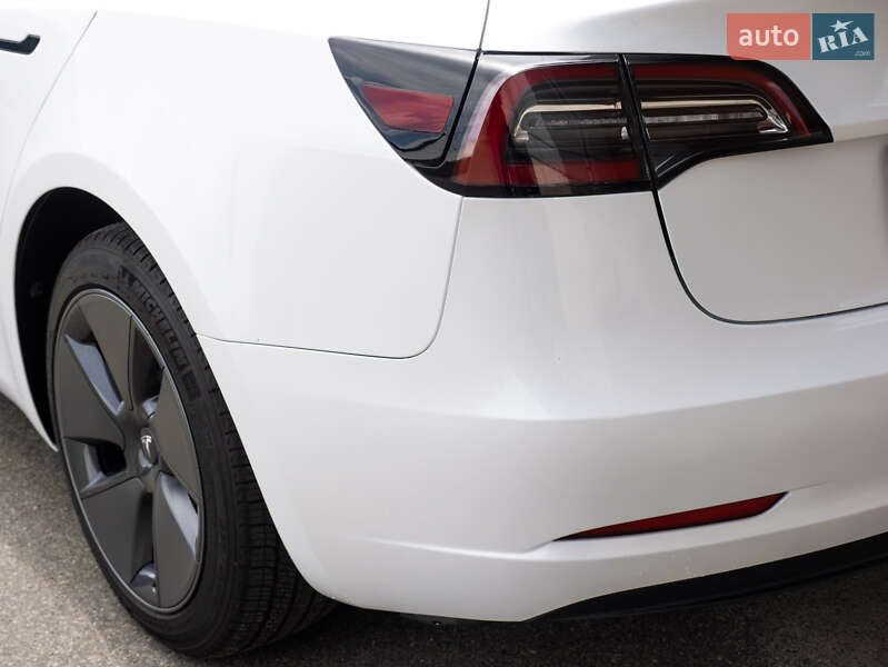 Седан Tesla Model 3 2023 в Киеве