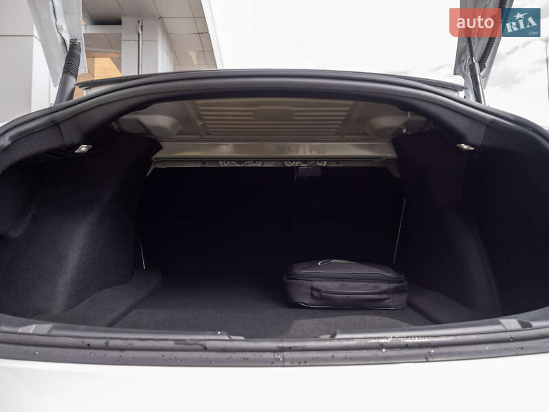 Седан Tesla Model 3 2023 в Киеве