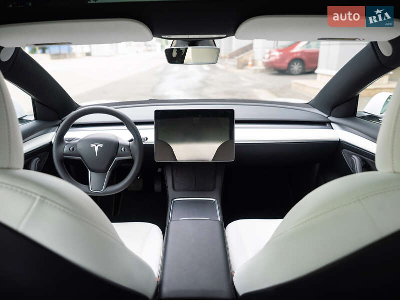 Седан Tesla Model 3 2023 в Киеве