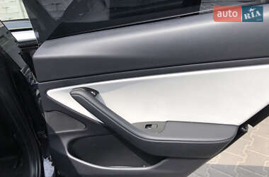 Седан Tesla Model 3 2019 в Киеве