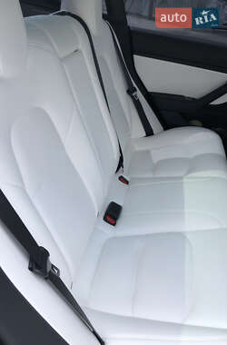 Седан Tesla Model 3 2019 в Киеве