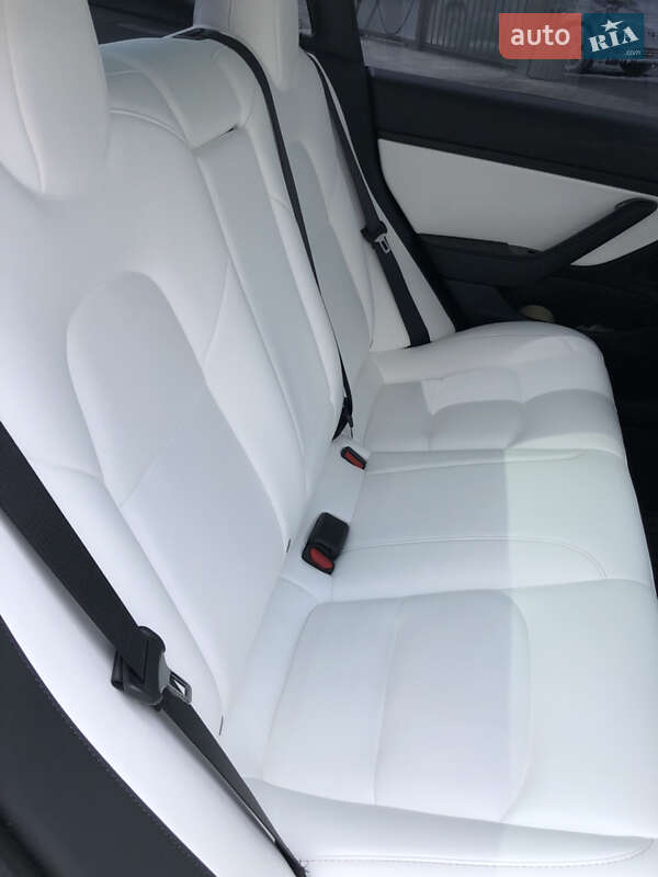 Седан Tesla Model 3 2019 в Києві