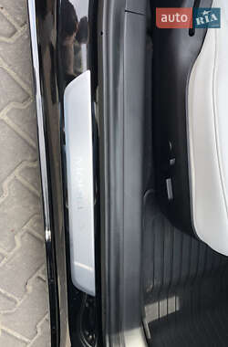 Седан Tesla Model 3 2019 в Киеве
