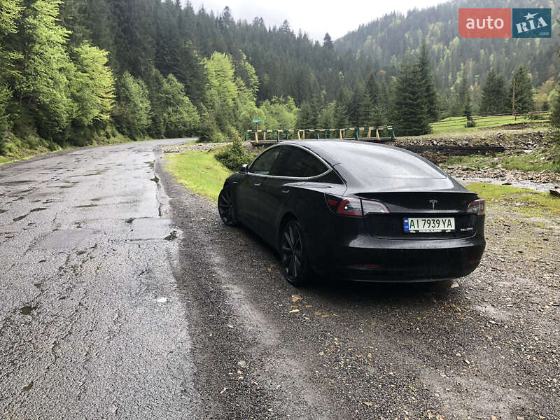 Седан Tesla Model 3 2019 в Києві