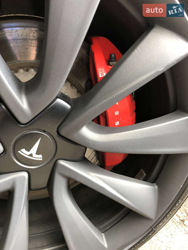 Седан Tesla Model 3 2019 в Києві