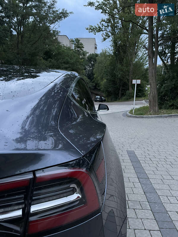 Седан Tesla Model 3 2020 в Львове