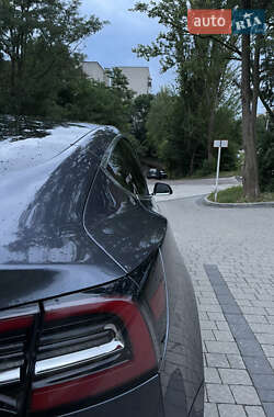 Седан Tesla Model 3 2020 в 