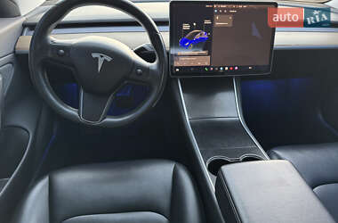 Седан Tesla Model 3 2018 в 