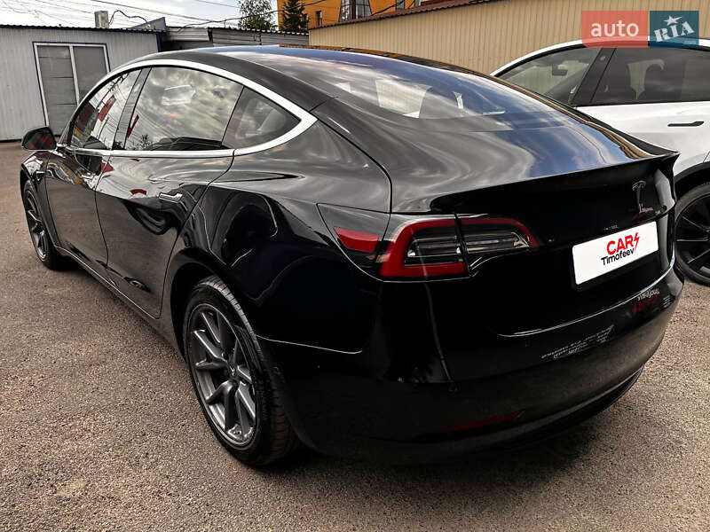 Седан Tesla Model 3 2018 в Києві