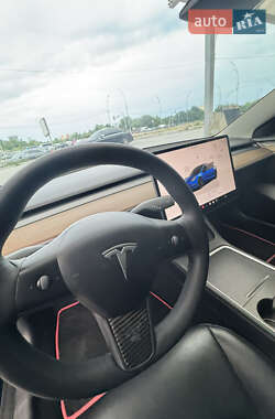 Седан Tesla Model 3 2022 в 