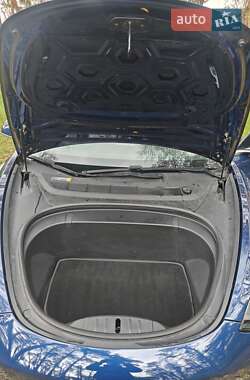 Седан Tesla Model 3 2018 в 