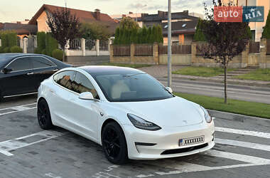 Седан Tesla Model 3 2018 в Ровно