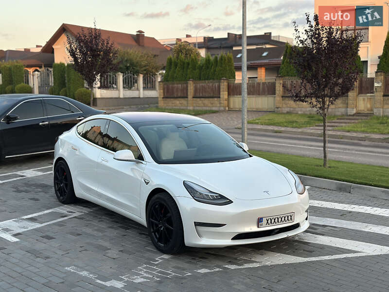 Седан Tesla Model 3 2018 в 