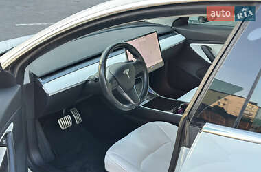 Седан Tesla Model 3 2018 в 