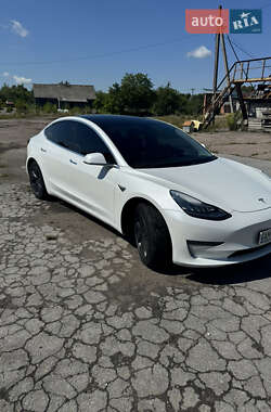 Седан Tesla Model 3 2019 в 