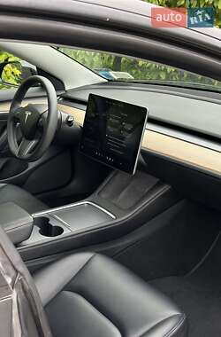 Седан Tesla Model 3 2021 в 