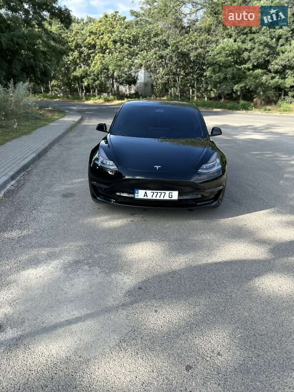 Седан Tesla Model 3 2018 в 