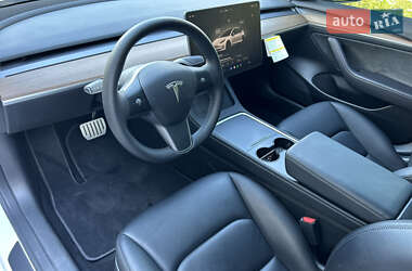 Седан Tesla Model 3 2023 в 