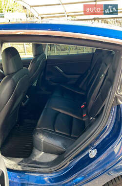 Седан Tesla Model 3 2019 в 