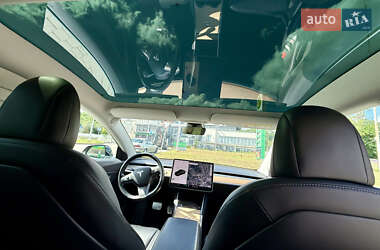 Седан Tesla Model 3 2019 в 