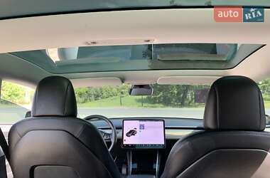 Седан Tesla Model 3 2019 в 