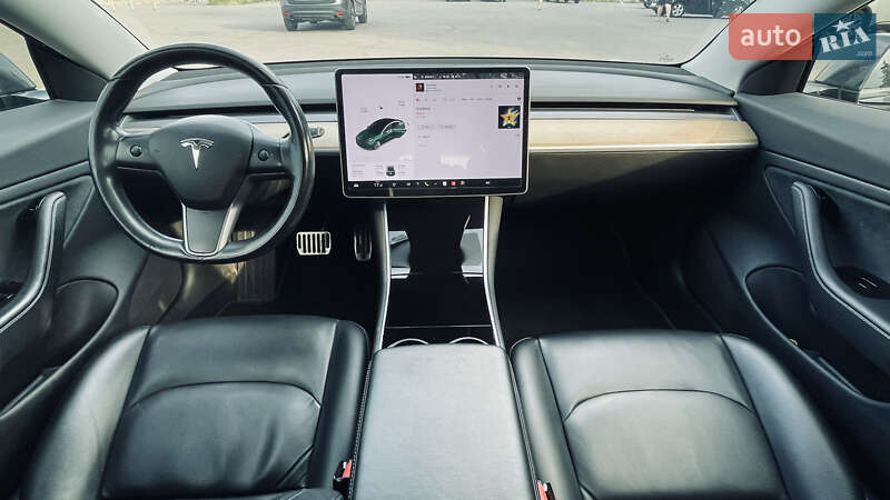 Седан Tesla Model 3 2018 в Києві