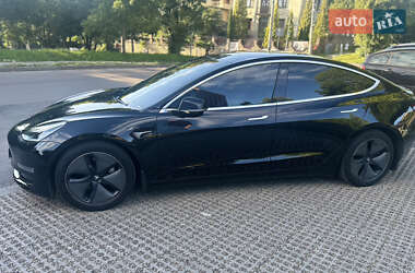 Седан Tesla Model 3 2019 в 