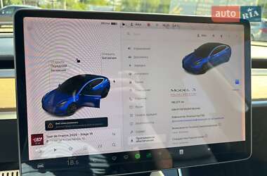 Седан Tesla Model 3 2019 в 