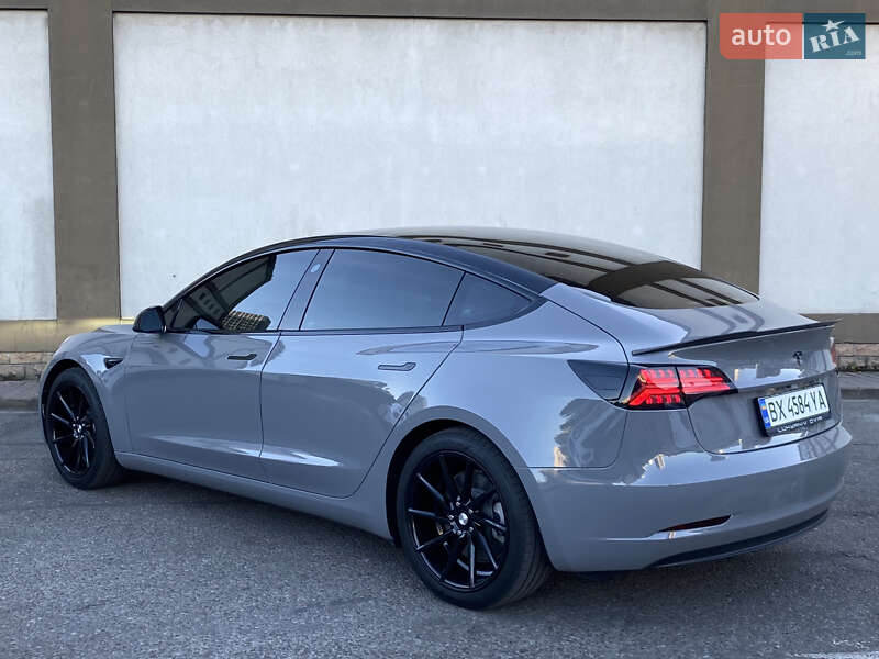 Седан Tesla Model 3 2019 в Киеве
