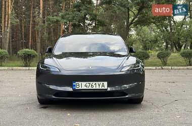Седан Tesla Model 3 2024 в 