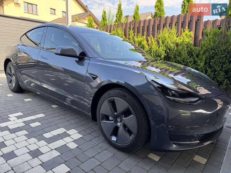 Tesla Model 3 2022