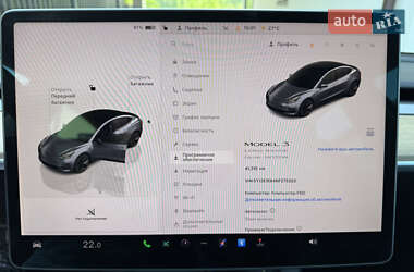 Седан Tesla Model 3 2022 в 