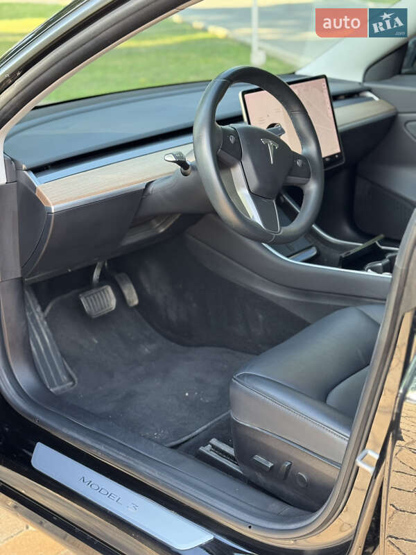 Седан Tesla Model 3 2019 в Лубнах