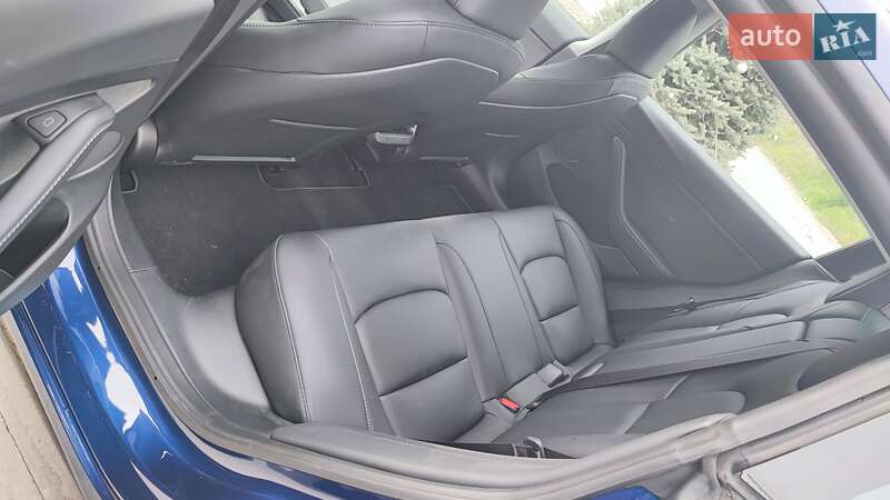 Седан Tesla Model 3 2023 в Киеве