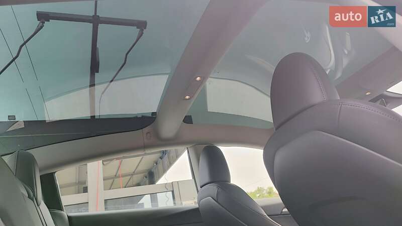 Седан Tesla Model 3 2023 в Киеве
