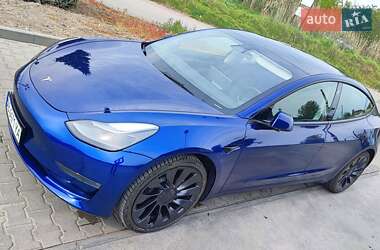 Седан Tesla Model 3 2023 в 