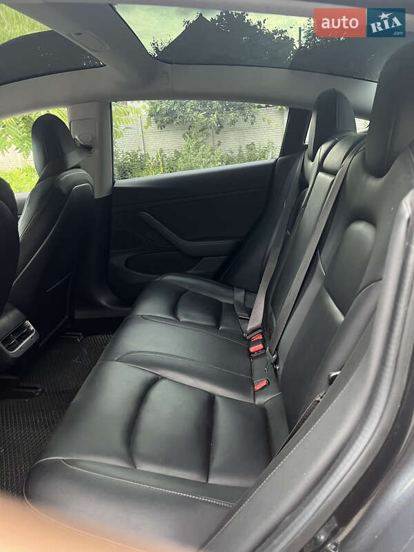 Седан Tesla Model 3 2018 в Житомире