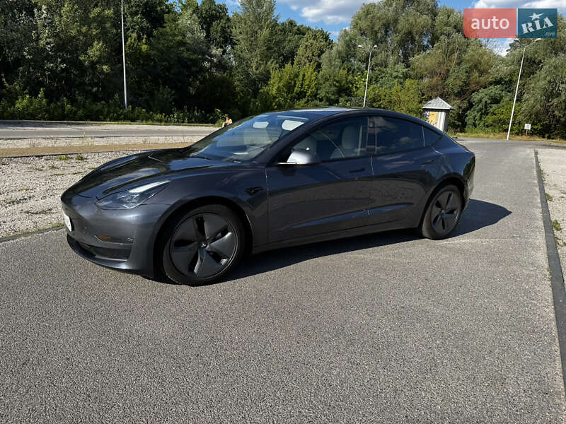 Седан Tesla Model 3 2023 в Днепре