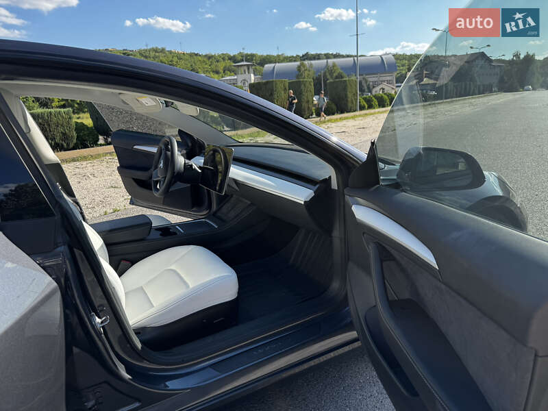 Седан Tesla Model 3 2023 в Днепре