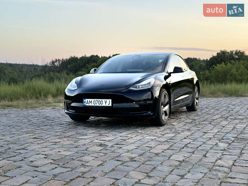Седан Tesla Model 3 2018 в Житомире
