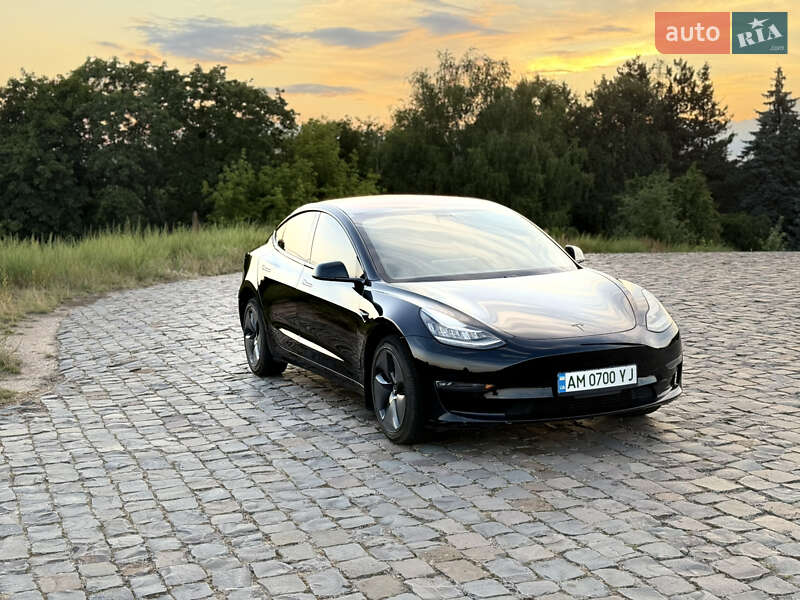 Седан Tesla Model 3 2018 в Житомире