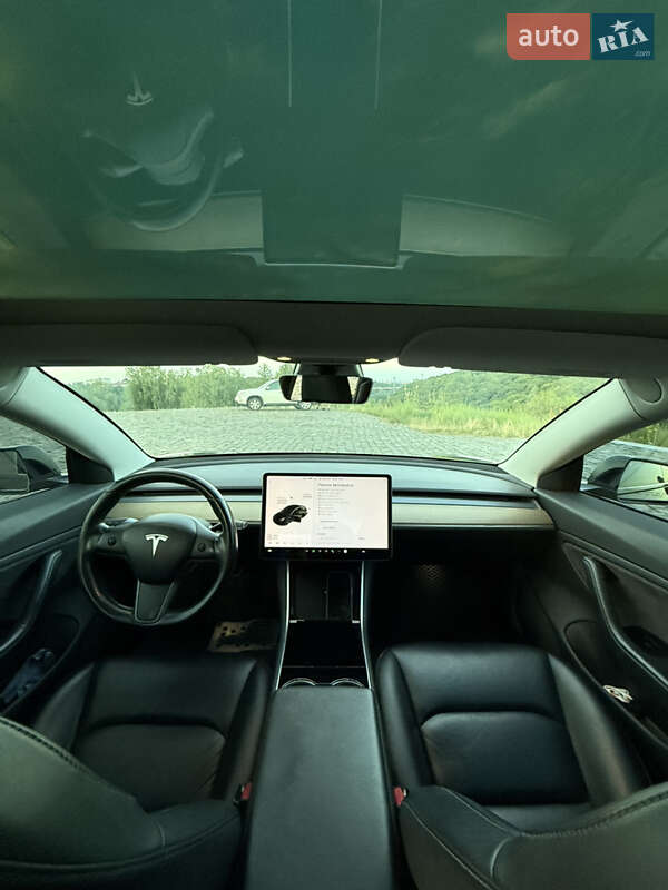 Седан Tesla Model 3 2018 в Житомире