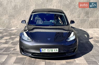 Седан Tesla Model 3 2019 в Киеве