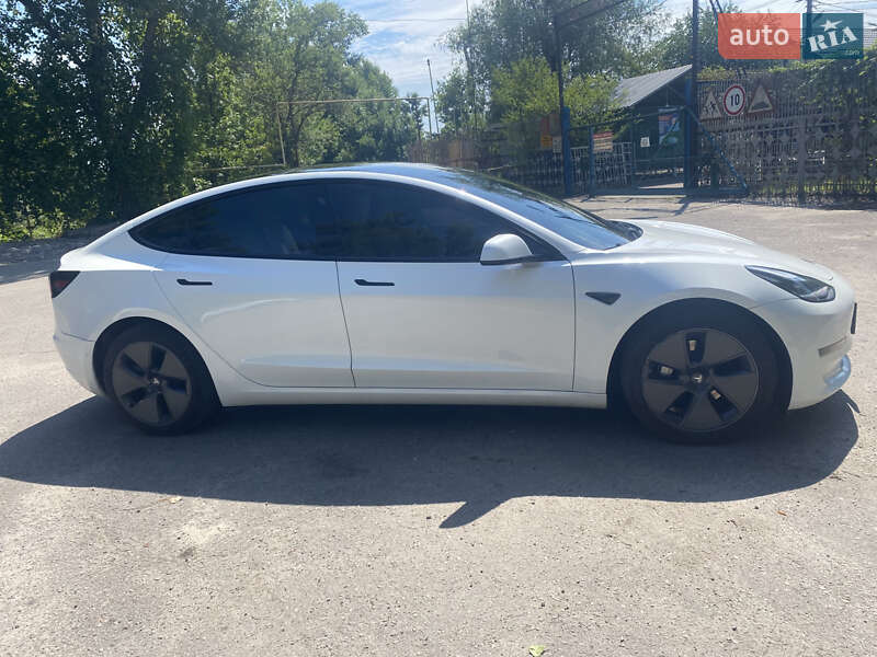 Седан Tesla Model 3 2021 в Кременчуці