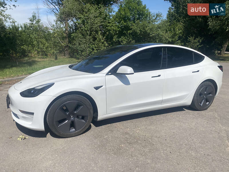 Седан Tesla Model 3 2021 в Кременчуці