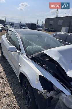 Седан Tesla Model 3 2020 в 