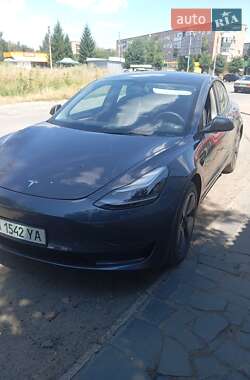 Седан Tesla Model 3 2023 в Звенигородці
