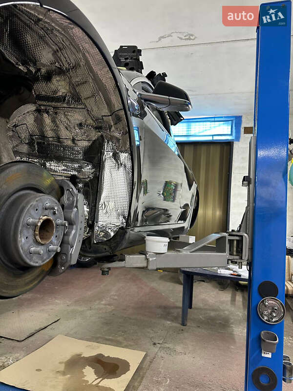 Седан Tesla Model 3 2018 в Львове