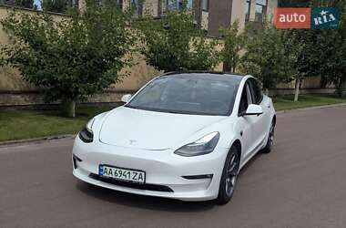 Седан Tesla Model 3 2021 в 