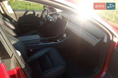 Седан Tesla Model 3 2018 в 
